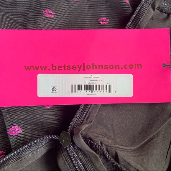 Betsey Johnson Lip Print Dress Size 8 - Picture 5 of 5